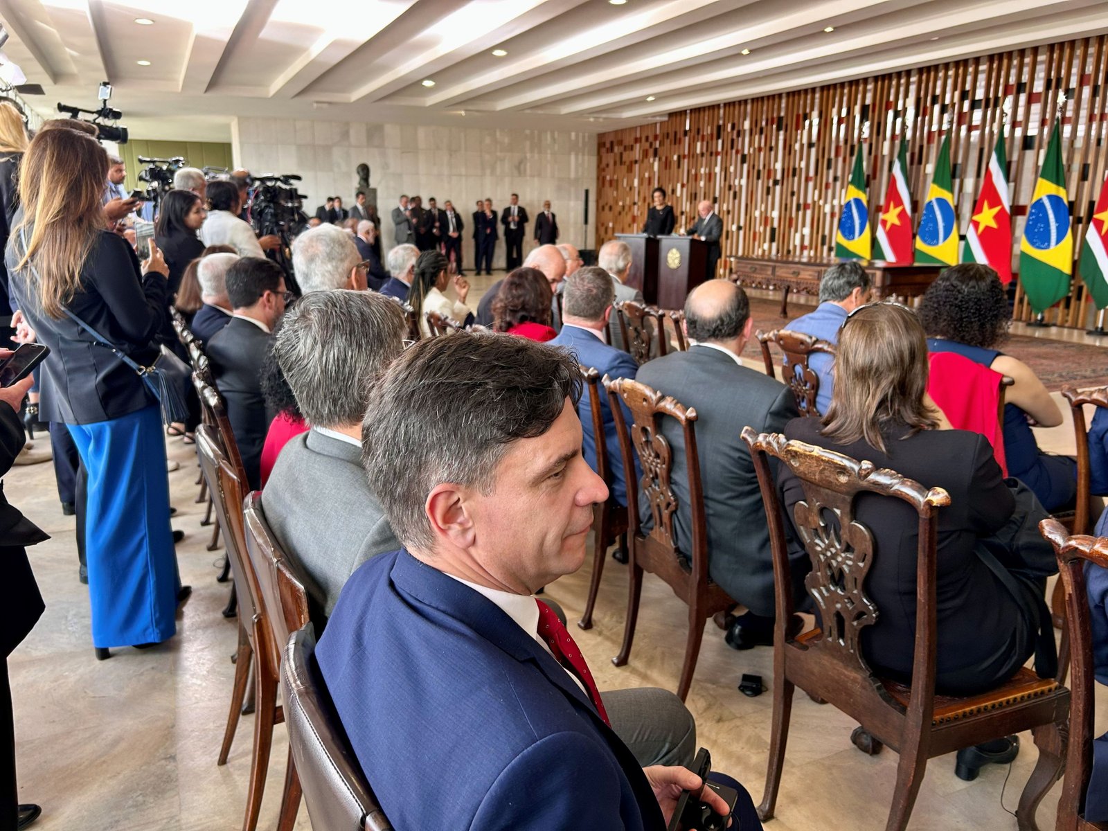 Suriname conhece a experiência brasileira de inclusão social e geração de renda