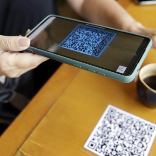 Pix é a forma de pagamento preferida por quase seis em cada 10 donos de pequenos negócios