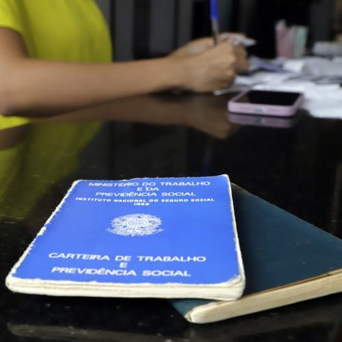 Desemprego cai à menor taxa em 13 anos. Pequenos negócios são responsáveis por maioria das contratações