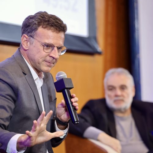 Concessão de crédito é uma possibilidade de libertação das pessoas, comenta Eduardo Moreira