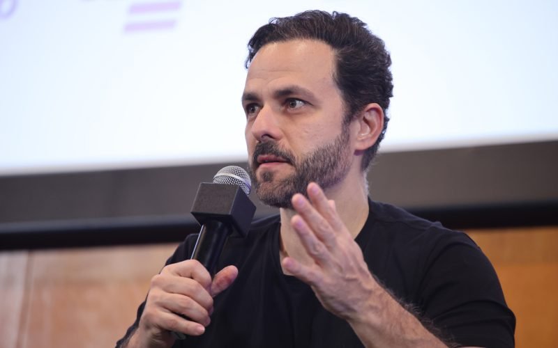 Autoconhecimento e gestão das emoções são essenciais para atingir metas financeiras, diz Thiago Godoy