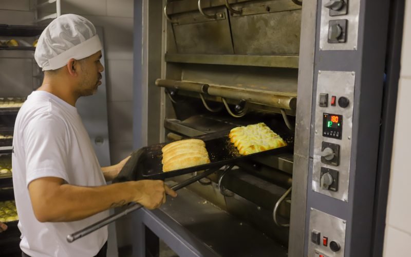 “Foi um divisor de águas”: como uma visita gratuita transformou a confeitaria de Mônica