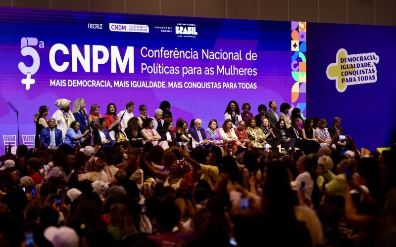 “Não há democracia plena sem ouvir a voz de todas as mulheres”, afirma presidente Lula