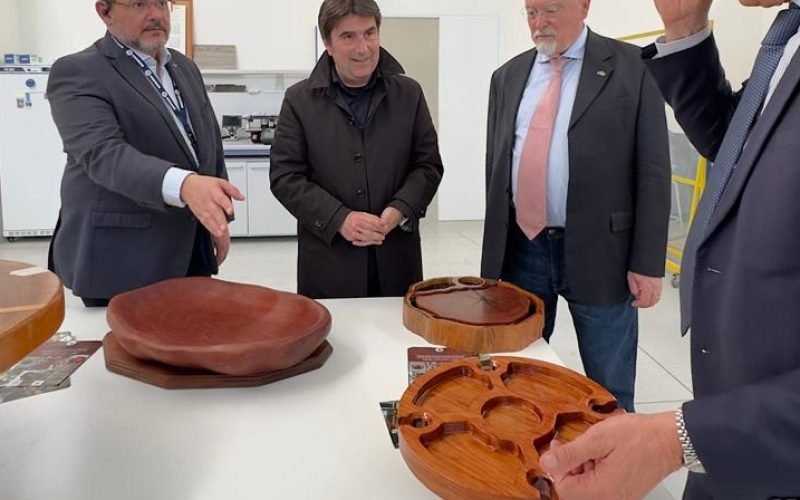 Empreendedores de pequenas indústrias de Macapá, Santana e Porto Grande expõem no maior salão de móveis do mundo