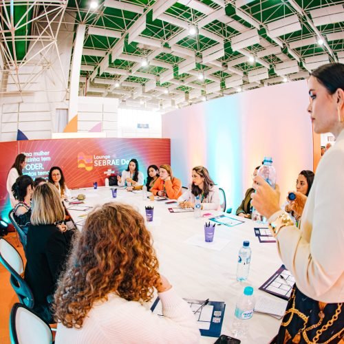 Pesquisa inédita divulgada no Startup Summit revela entraves e potenciais do investimento-anjo no Brasil