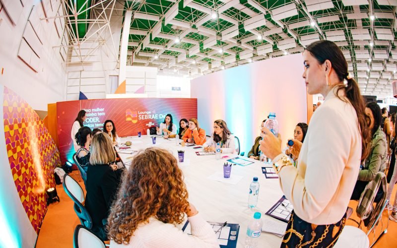 Pesquisa inédita divulgada no Startup Summit revela entraves e potenciais do investimento-anjo no Brasil