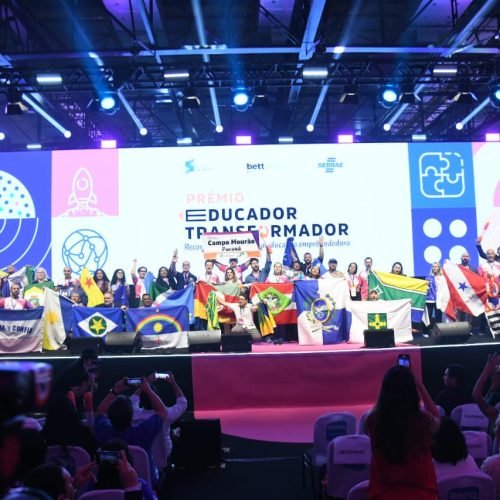 Tony Bank: professora transforma educação com projeto inovador que une finanças e valores