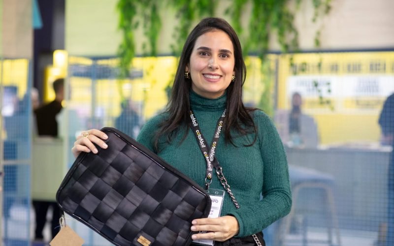 Experiência interativa atrai visitantes ao estande do Sebrae em feira de franchising