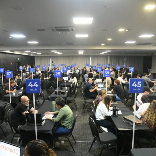 Jovens do Projeto Vitrine brilham no Capital Empreendedor e levam inovação ao palco de investidores