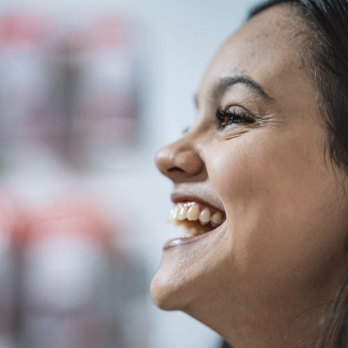 Empreendedora alagoana recebe visita de Raí após transformar negócio com apoio ao crédito