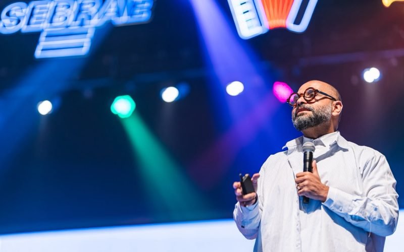Pix do amor e a falência do marketing tradicional sacodem o NEON em palestra de Michel Alcoforado