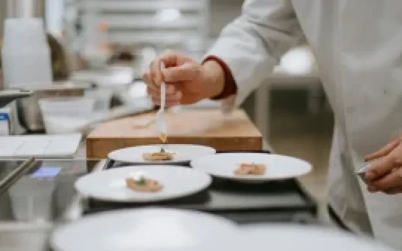 “Chicken or pasta?” Cadê a comida de avião que estava aqui?