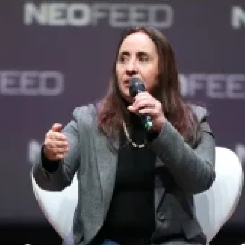 “Não temos de ter pressa para regular”, diz Adriana Ventura, da comissão especial de IA na Câmara