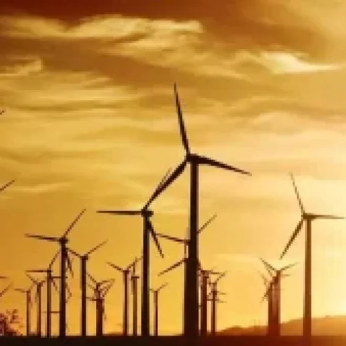 A “grande e bela” lei orçamentária de Trump afunda de vez setor de energia renovável dos EUA