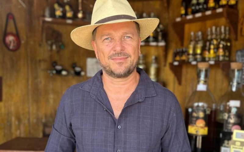 Pequenos produtores unem qualidade e tradição na produção de cachaça de alambique