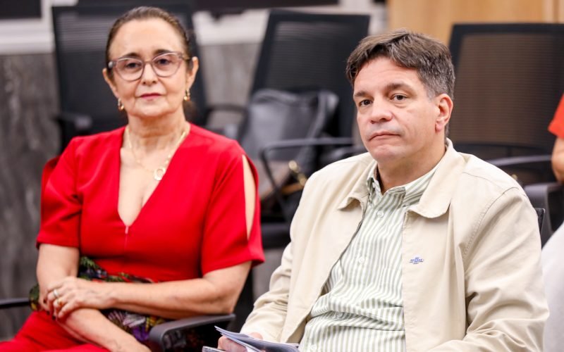 Presidente do Sebrae Nacional confere o avanço goiano em tecnologia no Centro de Excelência em IA da UFG