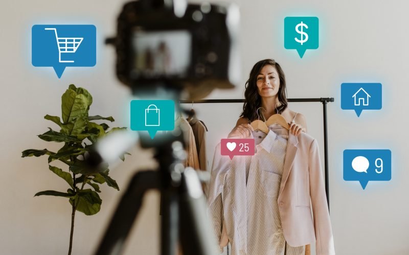 Com expectativa de R$ 13,3 bilhões em faturamento, Black Friday faz das telas um novo balcão de vendas